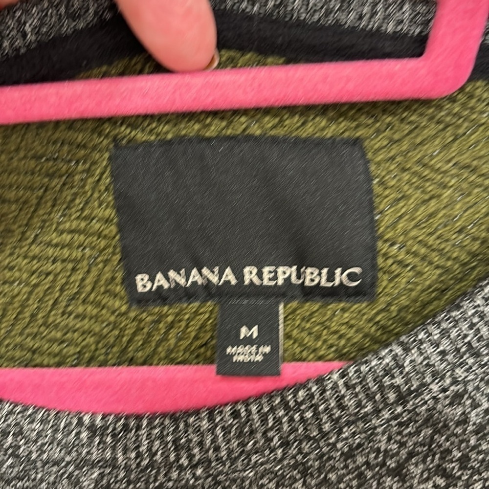 Banana Republic, dark gray/black W/ Terry Green inside men’s sweater size M - Picture 3 of 8